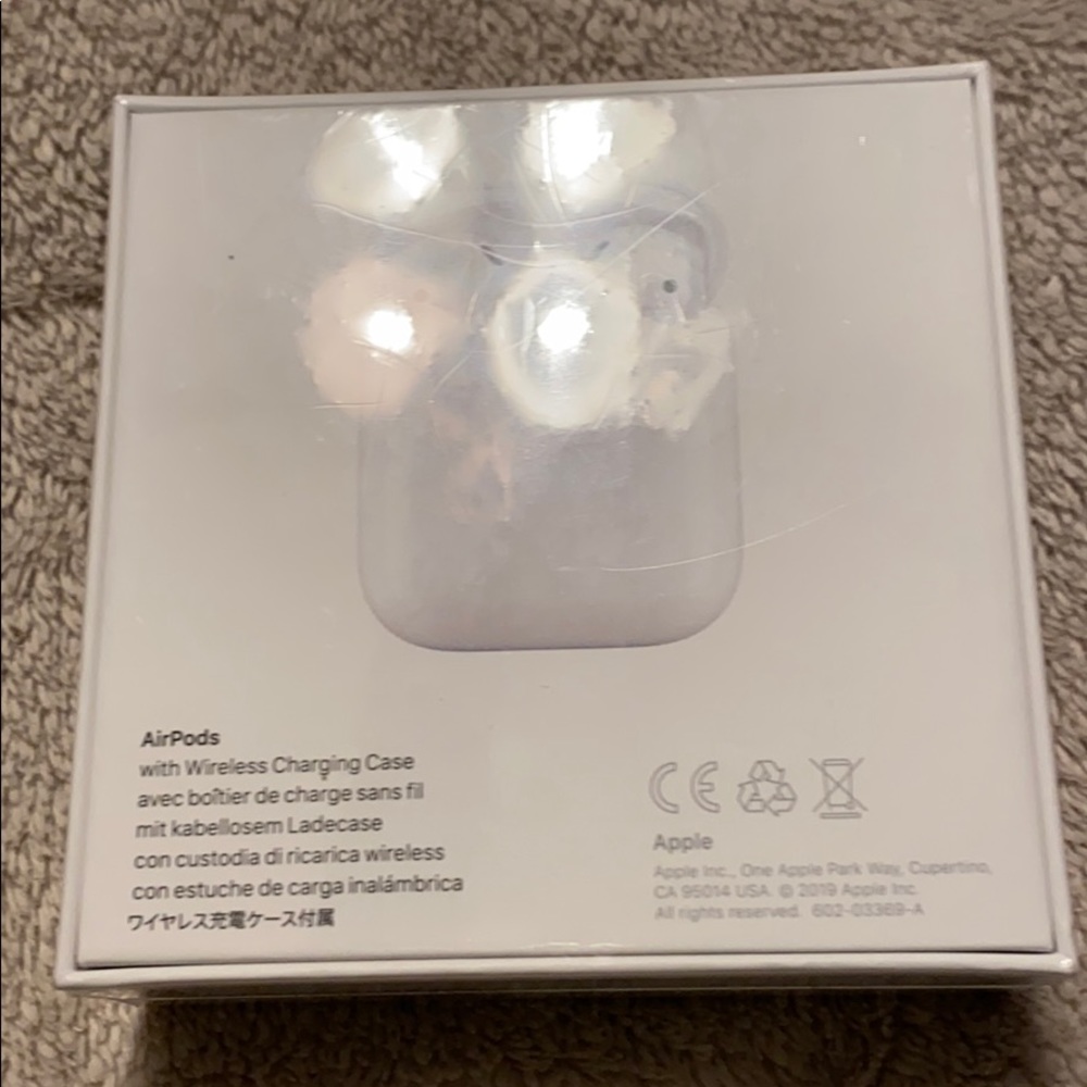 AirPods - Picture 2 of 2